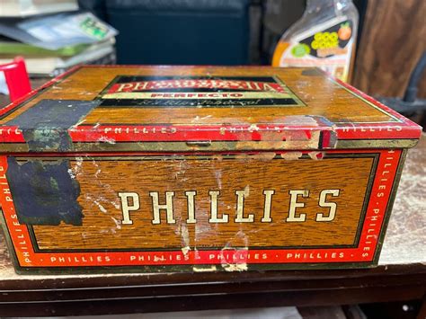 Vintage Bayuk Philadelphia Phillies Perfecto Metal Cigar 